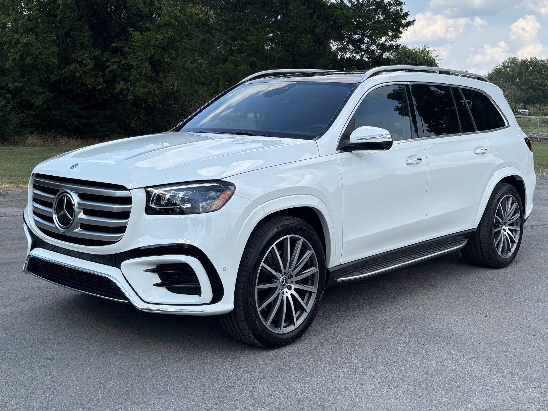 Used 2026 Mercedes-Benz GLS 580 4MATIC image 2