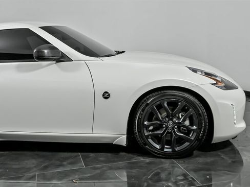 Used 2018 Nissan 370Z Coupe image 12