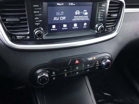 Used 2019 Kia Sorento FWD image 16