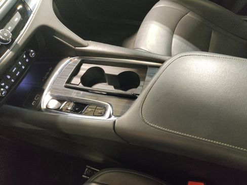 Used 2022 Buick Enclave Premium FWD image 26