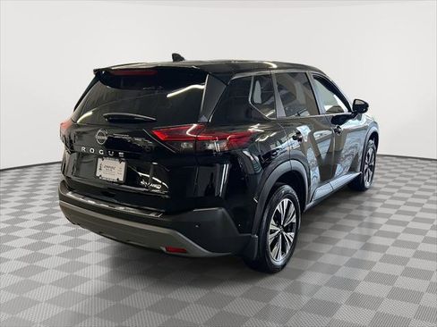 Used 2023 Nissan Rogue SV image 5