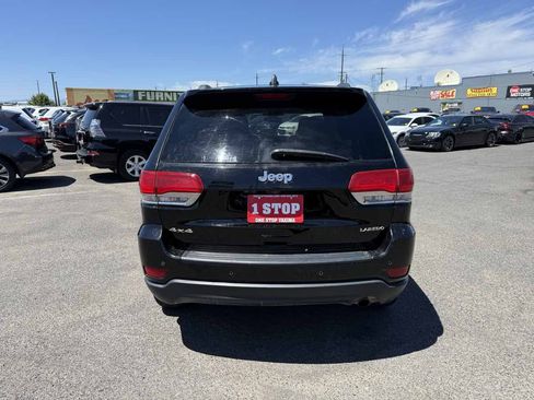 Used 2018 Jeep Grand Cherokee Laredo AWD/4WD image 4