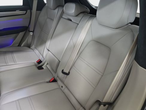 Used 2023 Porsche Cayenne S image 14
