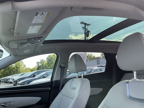 Used 2022 Hyundai Tucson Limited AWD/4WD image 12