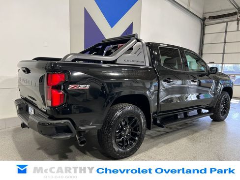 Used 2025 Chevrolet Colorado Z71 w/ Midnight Edition AWD/4WD image 5