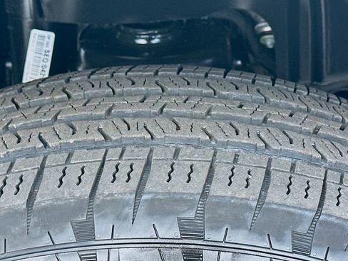 Used 2024 Jeep Wrangler Sport image 31