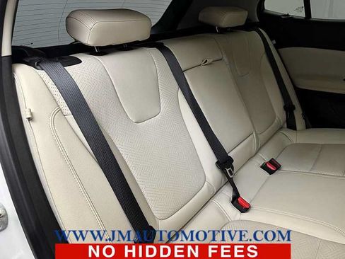 Used 2020 Buick Encore GX Essence w/ Experience Buick Package AWD/4WD image 19