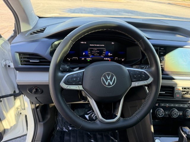 Used 2024 Volkswagen Taos SE AWD/4WD image 17