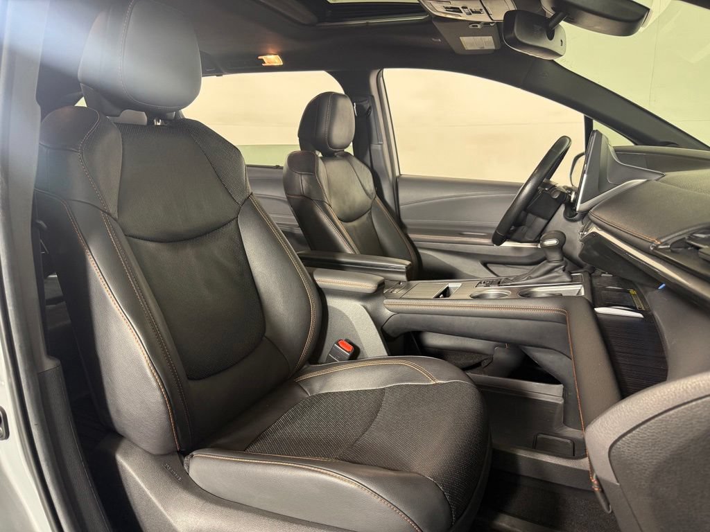 Used 2024 Toyota Sienna XSE FWD image 23