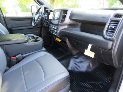 New 2023 RAM 5500 Tradesman w/ Chrome Appearance Group image 57