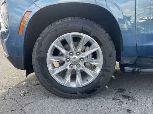 Used 2025 Chevrolet Suburban Premier image 11