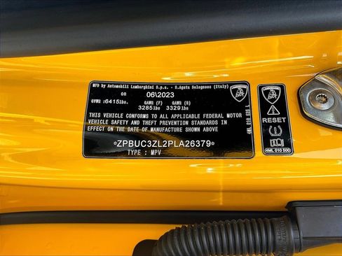 Used 2023 Lamborghini Urus Performante AWD/4WD image 18