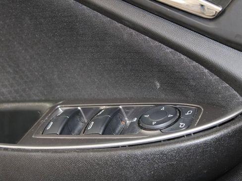 Used 2024 Chevrolet Malibu LT image 38