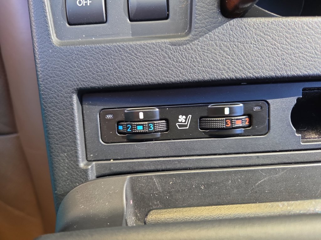 Used 2013 Lexus RX 450h AWD w/ Navigation Pkg image 32