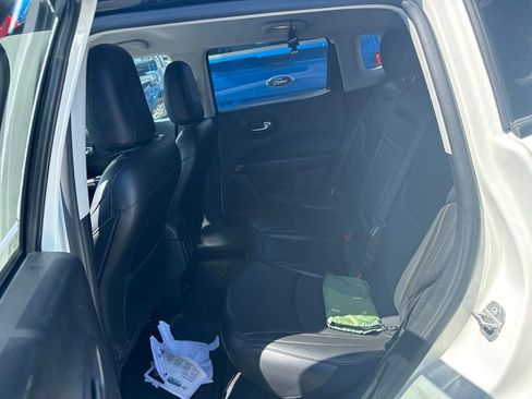 Used 2019 Jeep Compass Limited w/ Safety & Security Group AWD/4WD image 6
