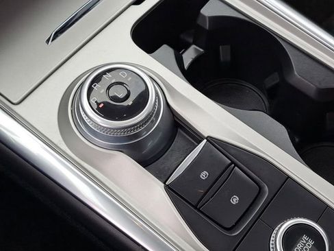 Certified 2022 Ford Explorer XLT w/ Equipment Group 202A image 22