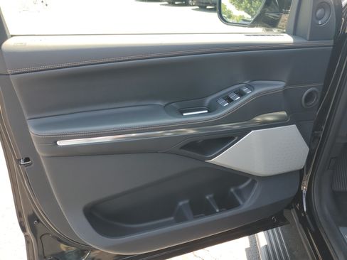 New 2027 Lincoln Navigator L Black Label AWD/4WD image 8