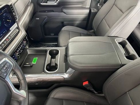 Used 2024 Chevrolet Silverado 3500 LTZ w/ LTZ Premium Package image 27