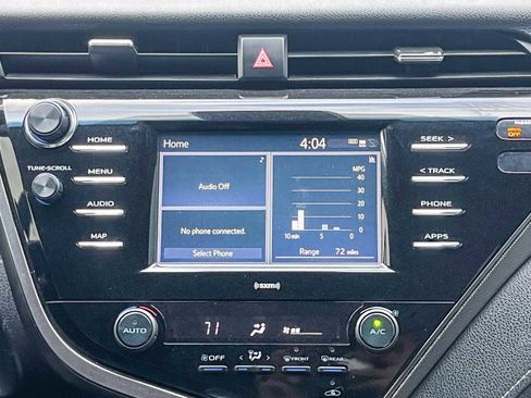 Used 2020 Toyota Camry SE image 13