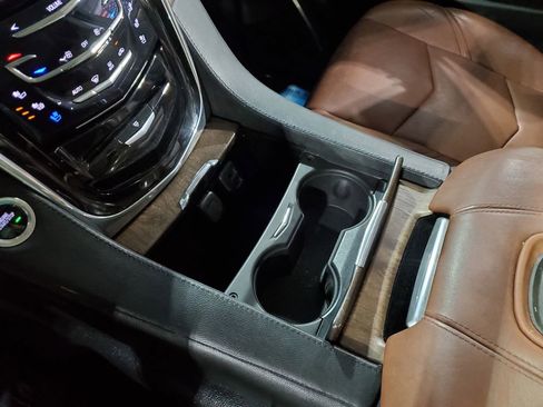 Used 2017 Cadillac Escalade ESV Premium Luxury RWD image 41