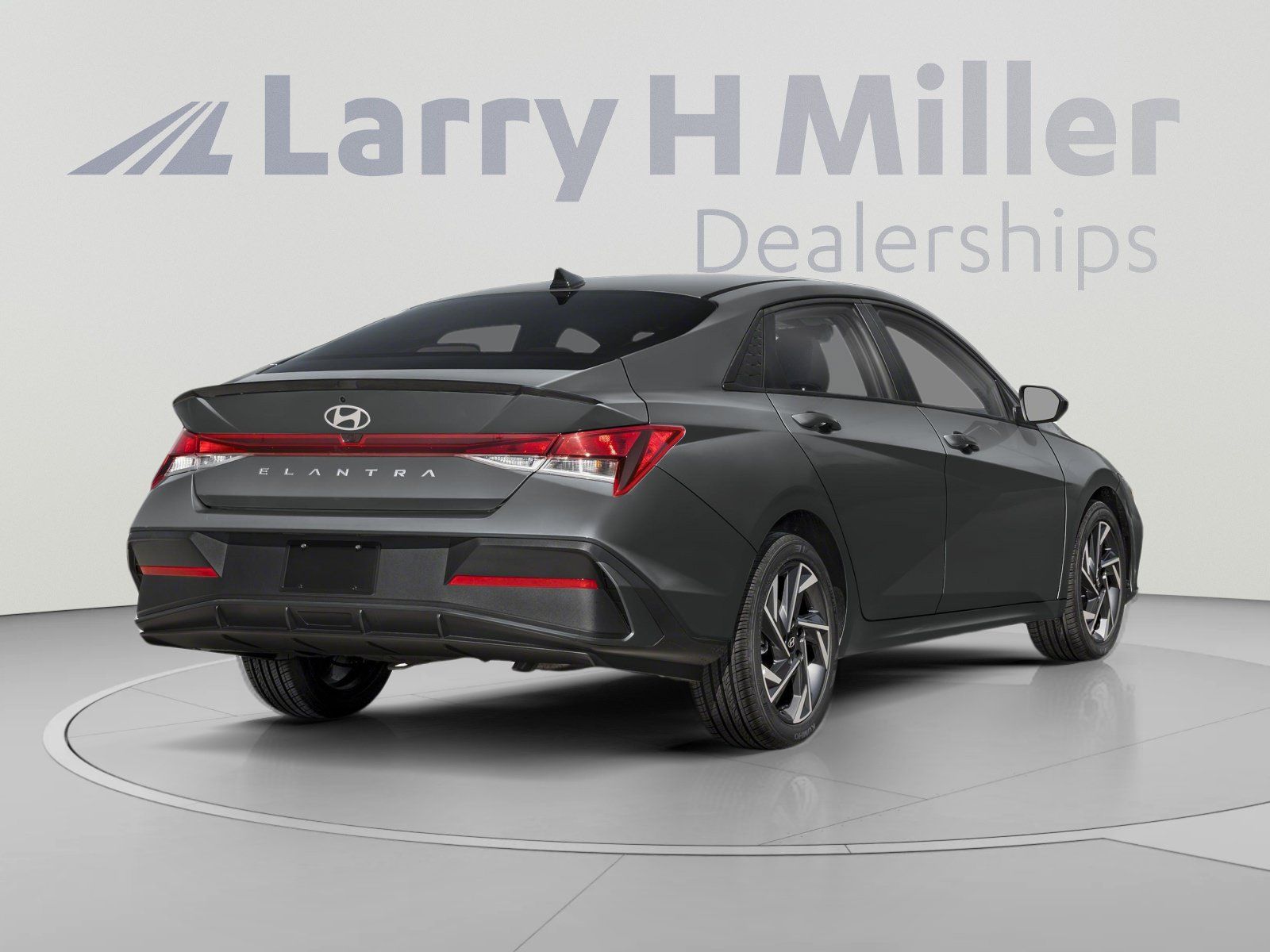 Used 2025 Hyundai Elantra Sport FWD image 2