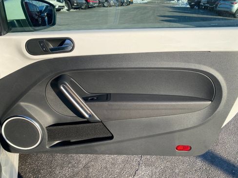 Used 2012 Volkswagen Beetle 2.5 image 23