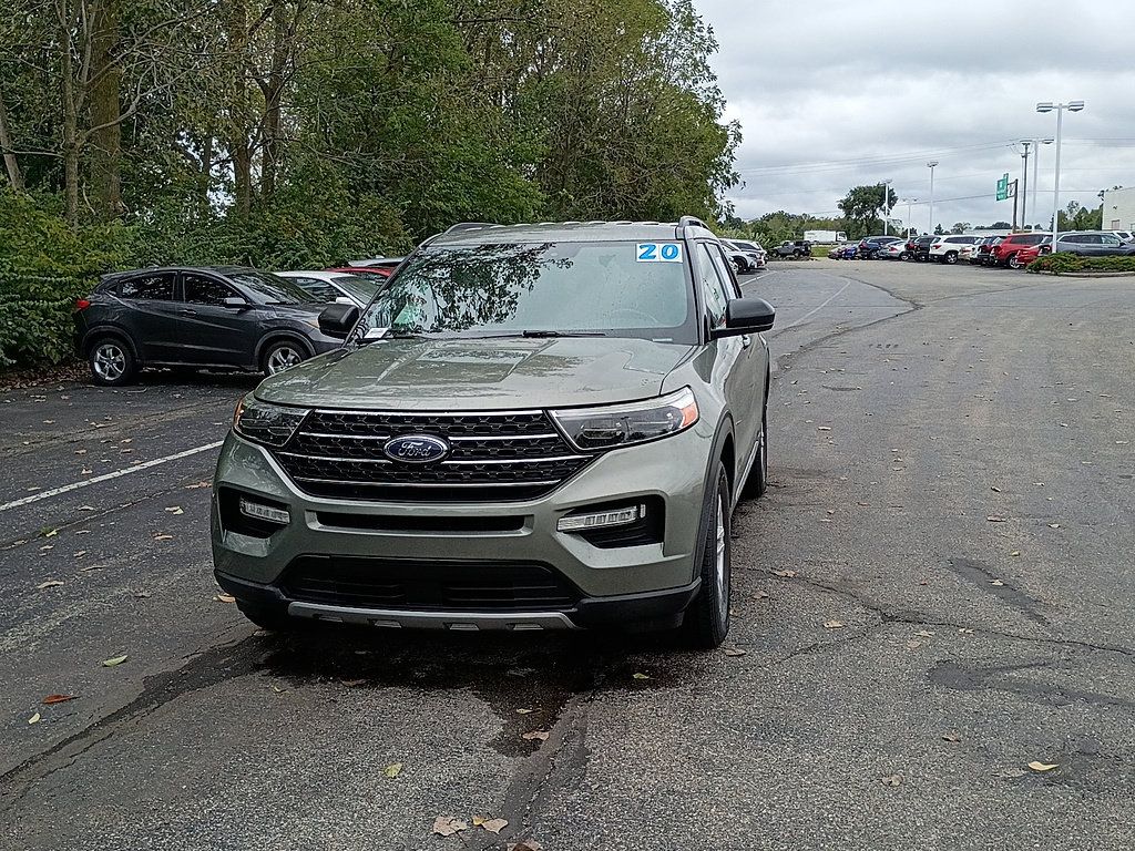 Used 2020 Ford Explorer XLT w/ Equipment Group 202A AWD/4WD image 7