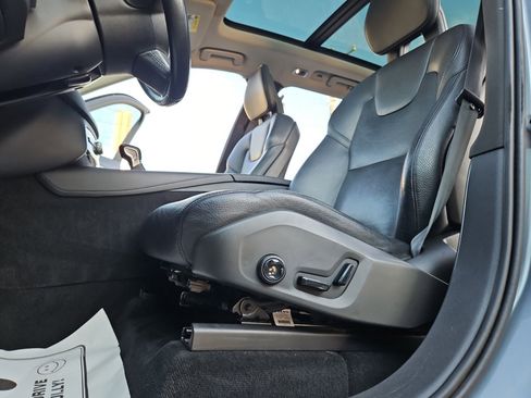 Used 2016 Volvo XC90 T6 Momentum w/ Protection Package Plus image 17