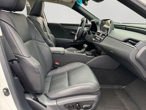 Certified 2025 Lexus ES 300h w/ Technology Package FWD image 8