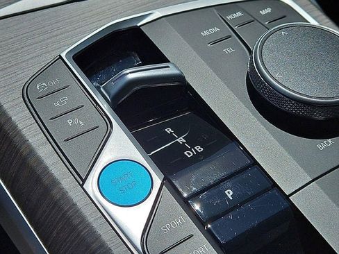 Used 2025 BMW i4 xDrive40i image 16