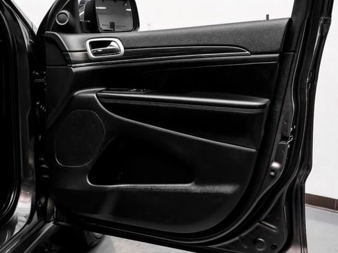 Used 2021 Jeep Grand Cherokee Limited image 44