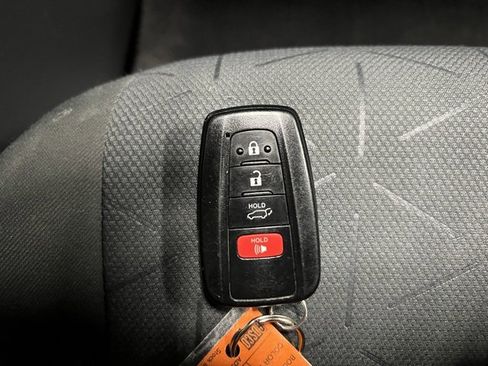 Used 2022 Toyota RAV4 XLE image 47