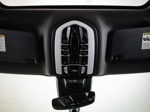 Certified 2026 Porsche Macan S AWD/4WD image 20