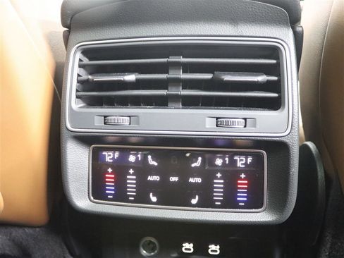 Used 2021 Audi Q8 Premium Plus w/ Premium Plus Package image 16