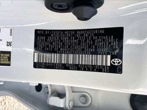 Used 2025 Toyota Corolla LE FWD image 34