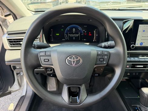 Certified 2025 Toyota Camry LE FWD image 14