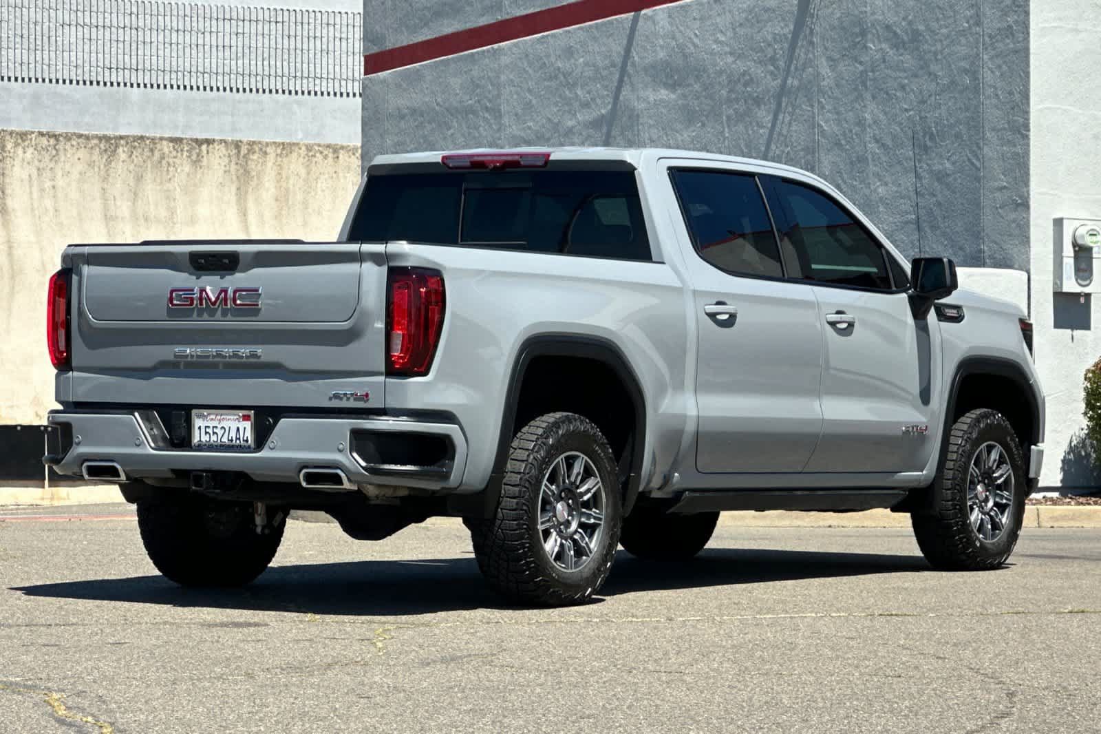 Used 2024 GMC Sierra 1500 AT4 w/ Technology Package AWD/4WD image 2