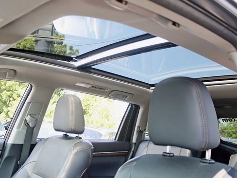 Used 2015 Toyota Highlander Limited Platinum AWD/4WD image 33