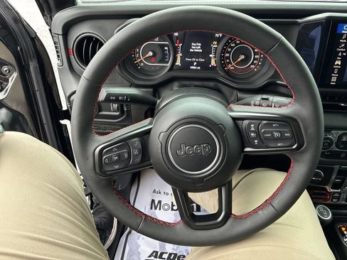 Used 2024 Jeep Wrangler Unlimited Rubicon w/ Technology Group AWD/4WD image 14