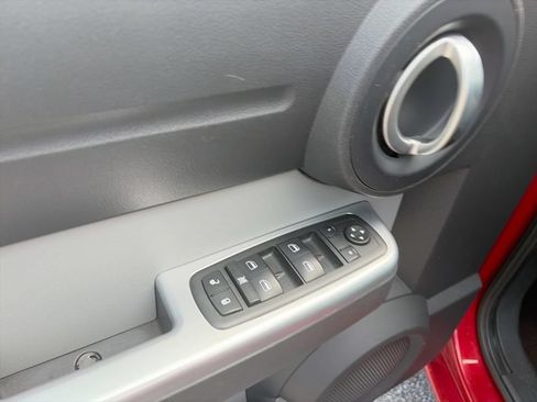 Used 2010 Dodge Nitro SXT AWD/4WD image 14