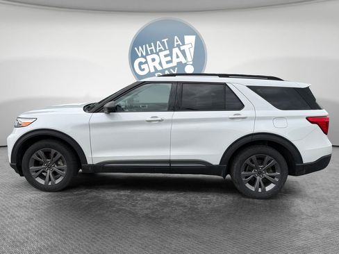 Used 2021 Ford Explorer XLT w/ Equipment Group 202A AWD/4WD image 7