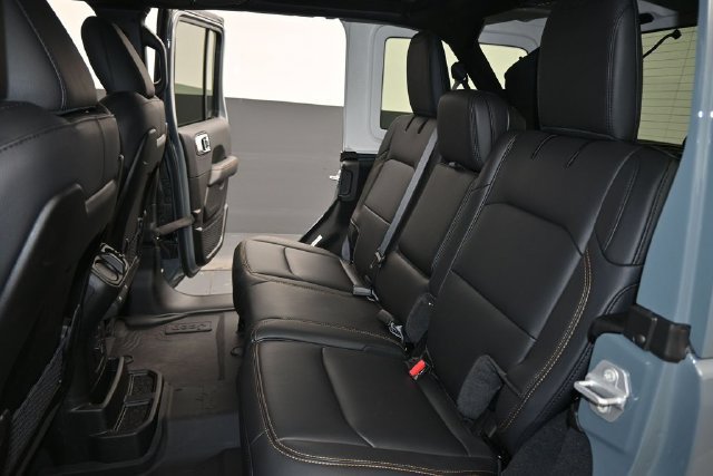New 2026 Jeep Wrangler Unlimited Sahara w/ Safety Group AWD/4WD image 26