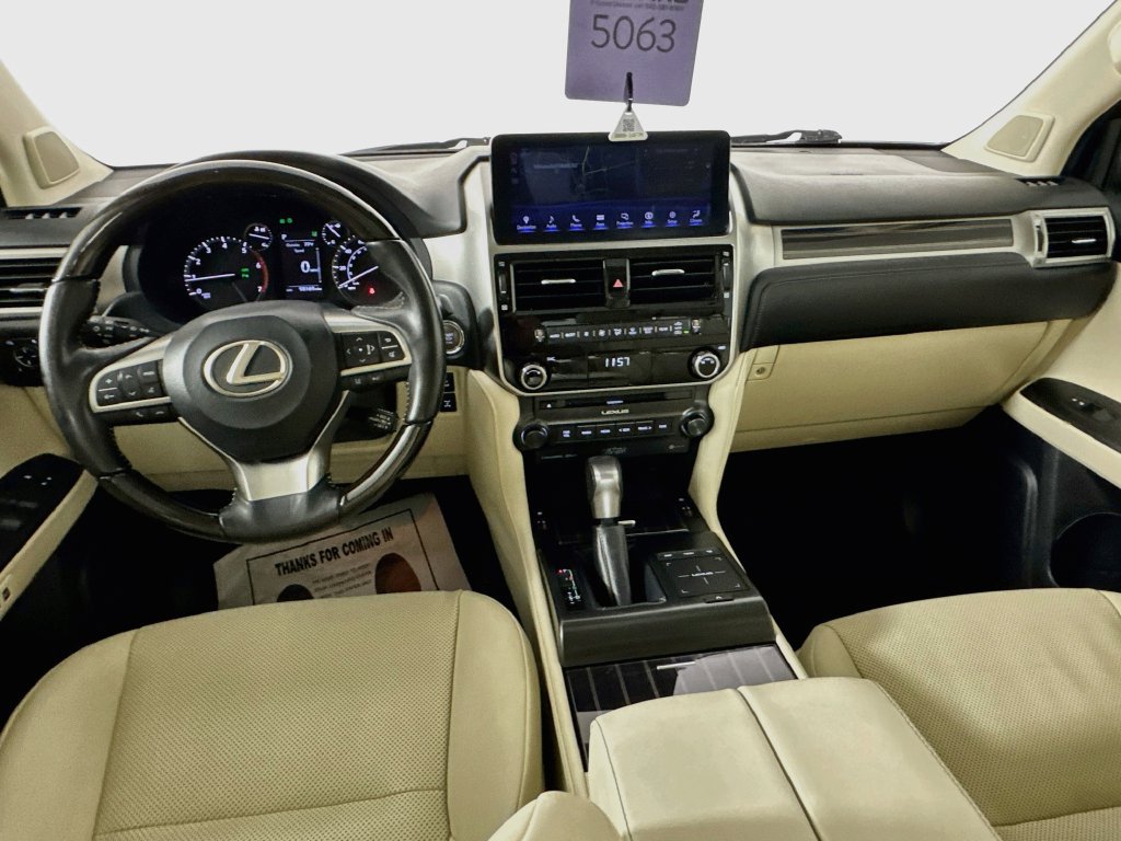 Used 2023 Lexus GX 460 Premium w/ Accessory Package AWD/4WD image 27