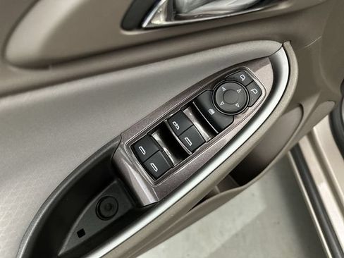 Used 2024 Chevrolet Malibu LT FWD image 16