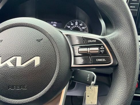 Used 2023 Kia Seltos LX AWD/4WD image 24