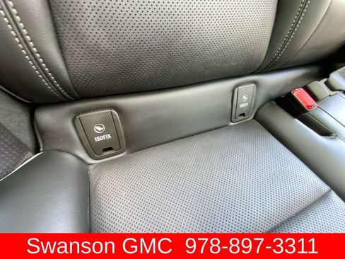 Certified 2022 Buick Envision Essence w/ Technology Package I AWD/4WD image 33