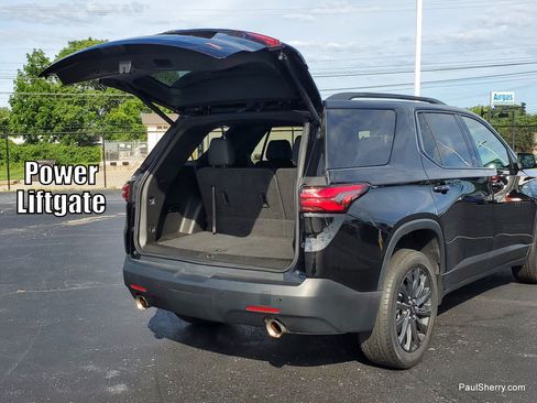 Used 2022 Chevrolet Traverse RS FWD image 17