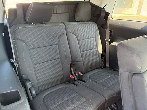 Used 2018 GMC Acadia SLE w/ LPO, Floor Liner Package FWD image 25