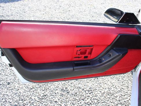 Used 1992 Chevrolet Corvette Convertible RWD image 25