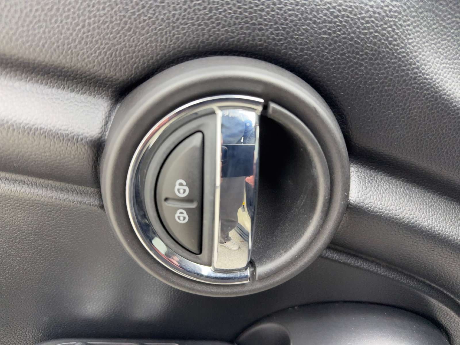 Used 2020 MINI Cooper 4-Door Hardtop FWD image 31